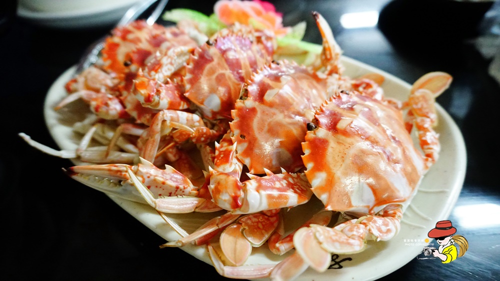 【萬里螃蟹】一品鮮水產萬里蟹漁夫料理，萬里蟹季節來臨！秋天就是要吃螃蟹 龜吼漁港螃蟹