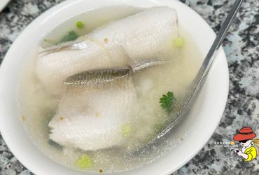 【阿財虱目魚肚】西門町排堆宵夜美食晚上9點半才開！在地人狂推虱目魚肚海鮮粥排隊也要吃